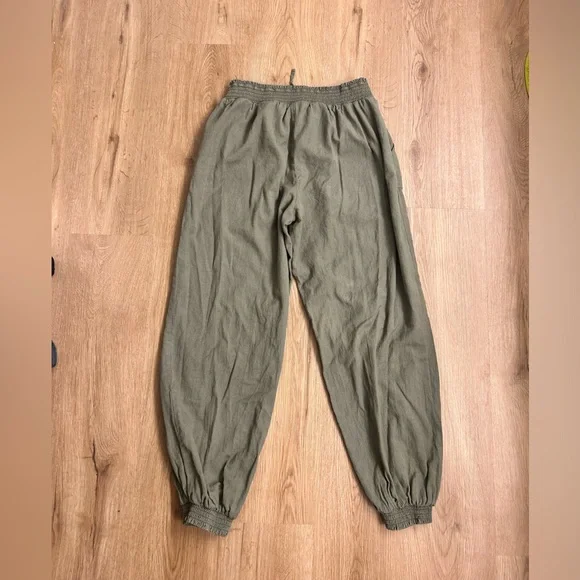 Green Aeropostale joggers size medium - Picture 2 of 3